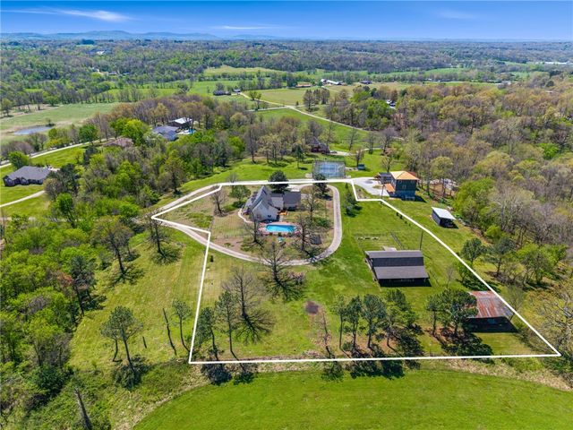 3265 S Barrington Road, Fayetteville, AR 72704