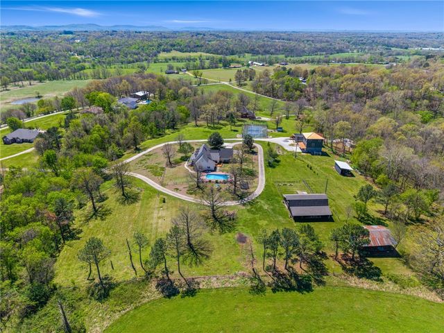 3265 S Barrington Road, Fayetteville, AR 72704