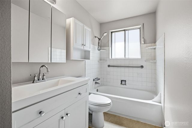 802 Oakcrest Drive SE, Lacey, WA 98503