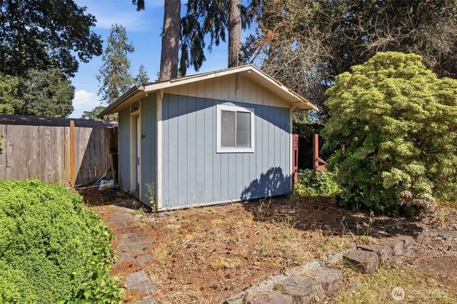 802 Oakcrest Drive SE, Lacey, WA 98503