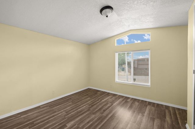 714 CITY VIEW Drive SW, Albuquerque, NM 87105