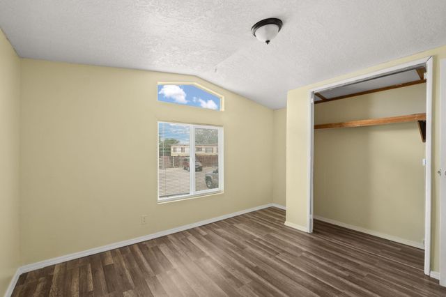 714 CITY VIEW Drive SW, Albuquerque, NM 87105