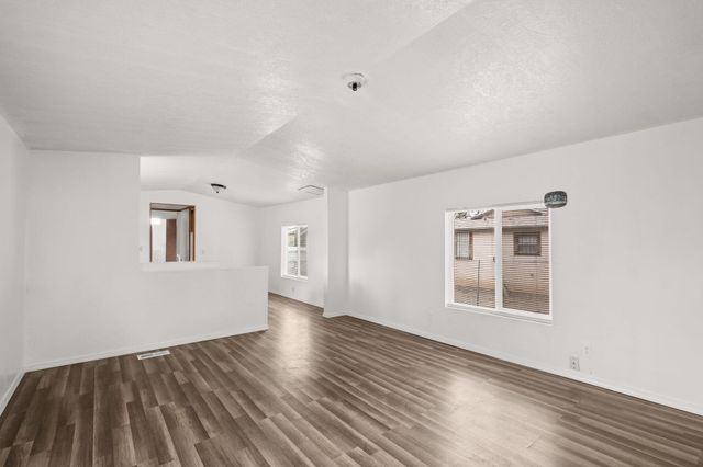 714 CITY VIEW Drive SW, Albuquerque, NM 87105