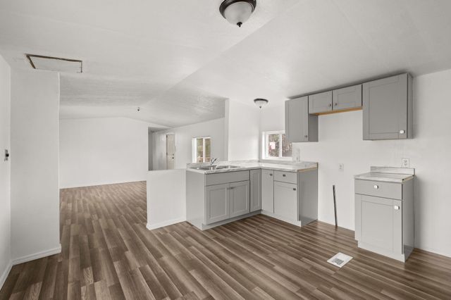 714 CITY VIEW Drive SW, Albuquerque, NM 87105