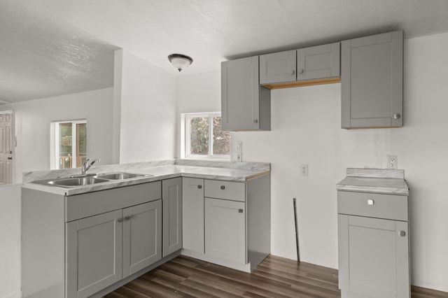 714 CITY VIEW Drive SW, Albuquerque, NM 87105