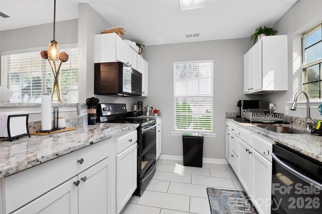 5906 Country Walk Drive, Charlotte, NC 28212