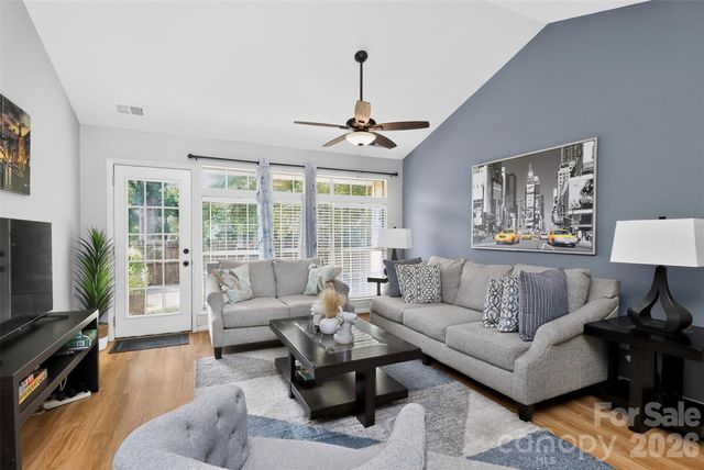 5906 Country Walk Drive, Charlotte, NC 28212