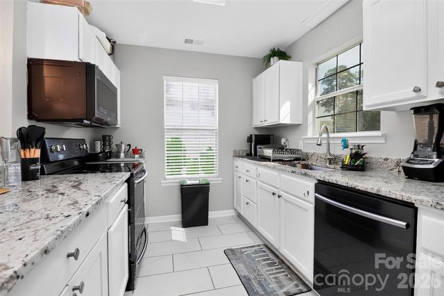 5906 Country Walk Drive, Charlotte, NC 28212