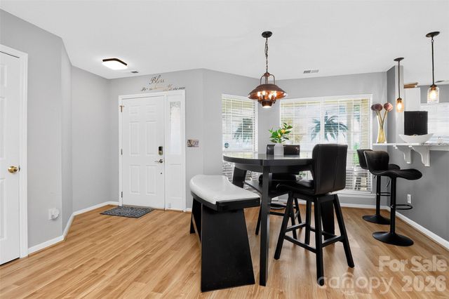 5906 Country Walk Drive, Charlotte, NC 28212