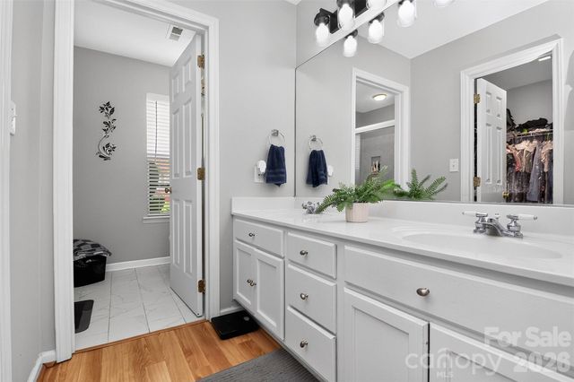 5906 Country Walk Drive, Charlotte, NC 28212