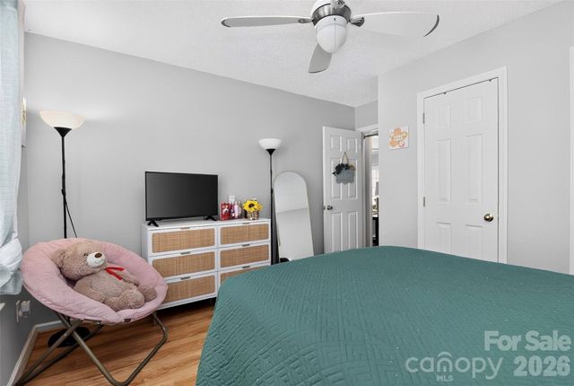 5906 Country Walk Drive, Charlotte, NC 28212