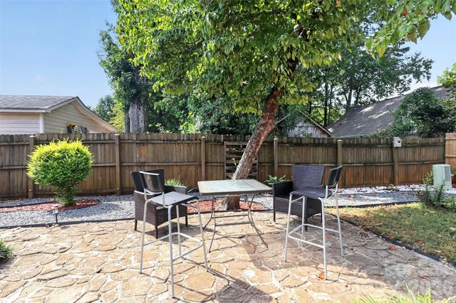 5906 Country Walk Drive, Charlotte, NC 28212