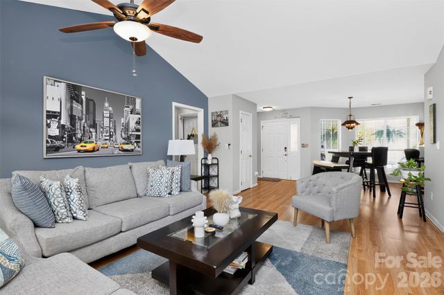 5906 Country Walk Drive, Charlotte, NC 28212
