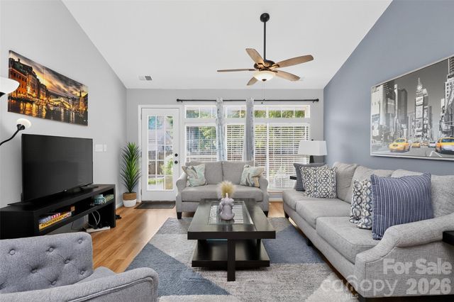 5906 Country Walk Drive, Charlotte, NC 28212