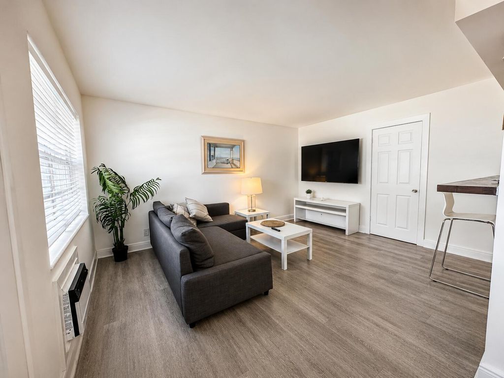 3226 NE 12TH Street 2, Pompano Beach, FL 33062