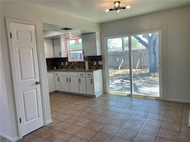 3715 LA PAZ Dr, Corpus Christi, TX 78415