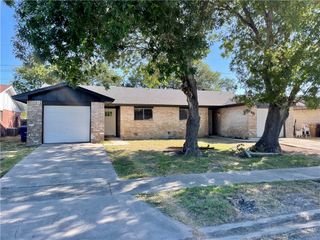 3715 LA PAZ Dr, Corpus Christi, TX 78415