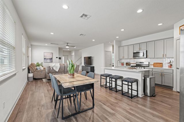 121 Tequilana PASS, Leander, TX 78641