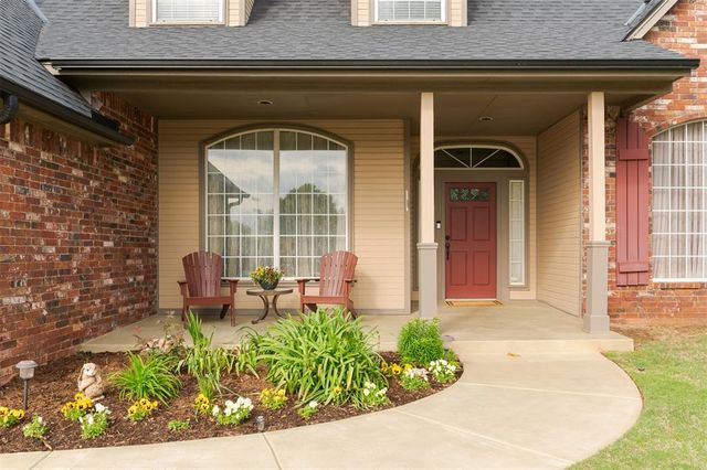 13909 Plantation Way, Edmond, OK 73013