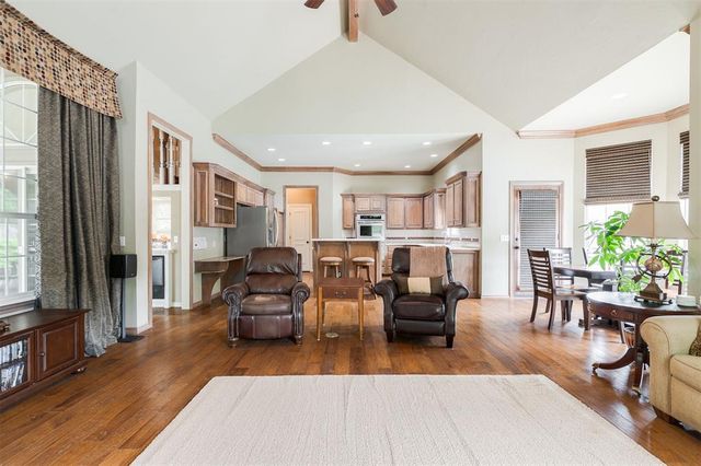 13909 Plantation Way, Edmond, OK 73013