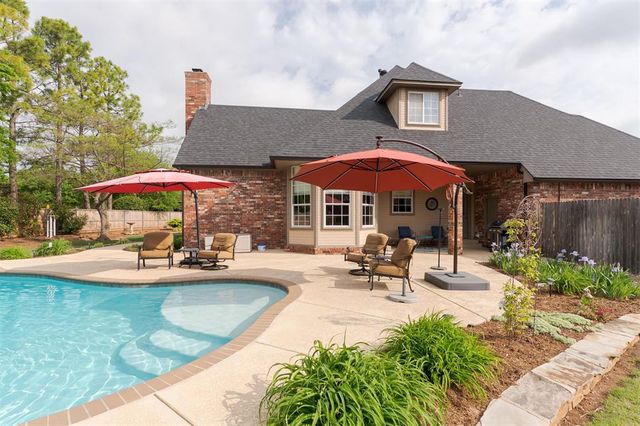 13909 Plantation Way, Edmond, OK 73013