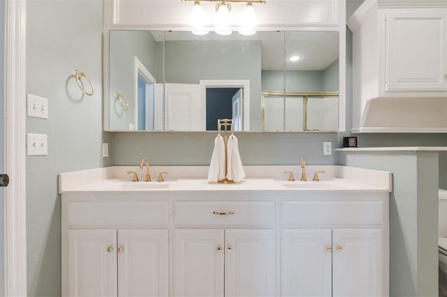 13909 Plantation Way, Edmond, OK 73013