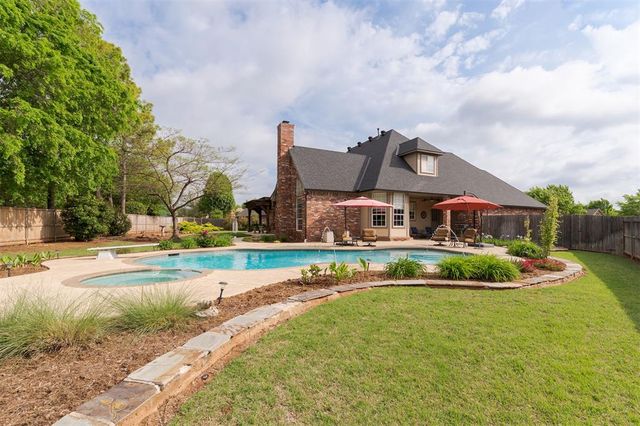 13909 Plantation Way, Edmond, OK 73013