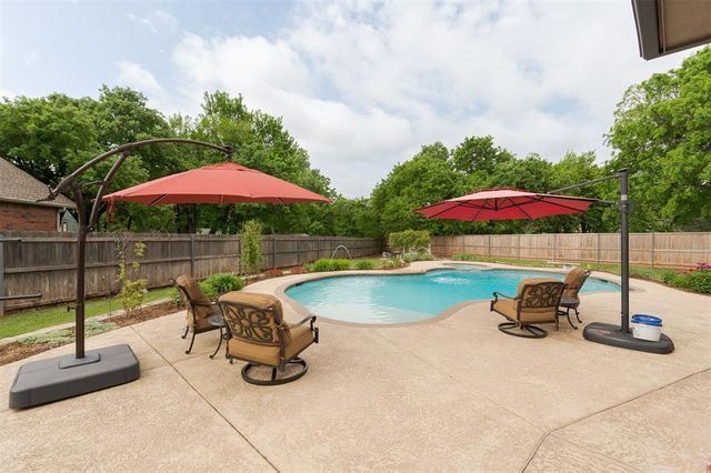 13909 Plantation Way, Edmond, OK 73013