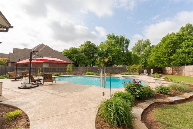 13909 Plantation Way, Edmond, OK 73013