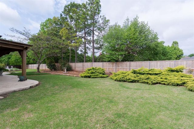 13909 Plantation Way, Edmond, OK 73013