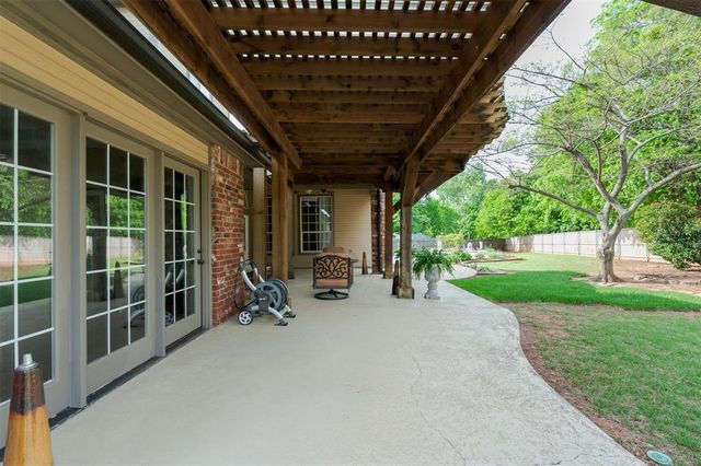 13909 Plantation Way, Edmond, OK 73013