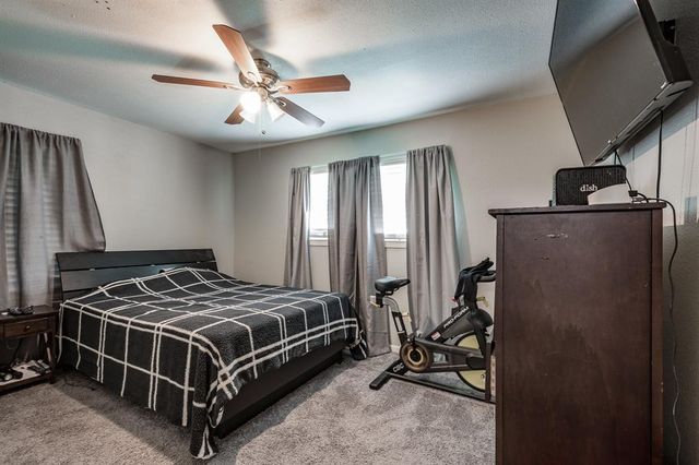 204 Carnation Street, Lake Jackson, TX 77566