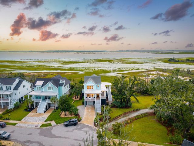 1538 Menhaden Lane, Mount Pleasant, SC 29466