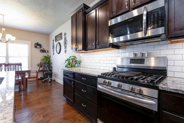 921 E Thorndale Drive, Nixa, MO 65714