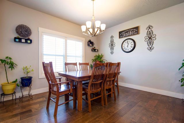 921 E Thorndale Drive, Nixa, MO 65714