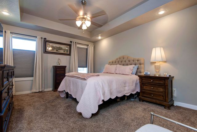 921 E Thorndale Drive, Nixa, MO 65714