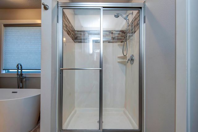 921 E Thorndale Drive, Nixa, MO 65714