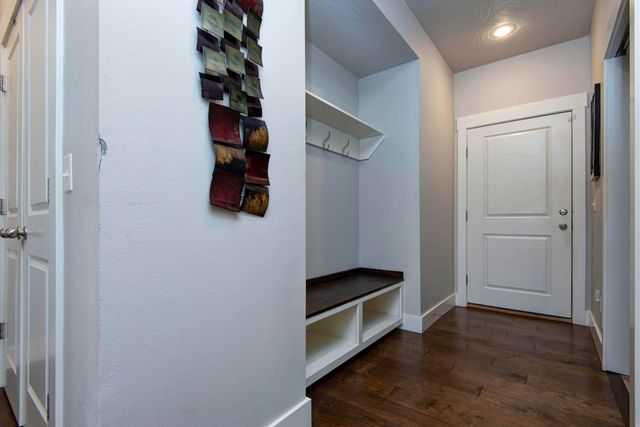 921 E Thorndale Drive, Nixa, MO 65714