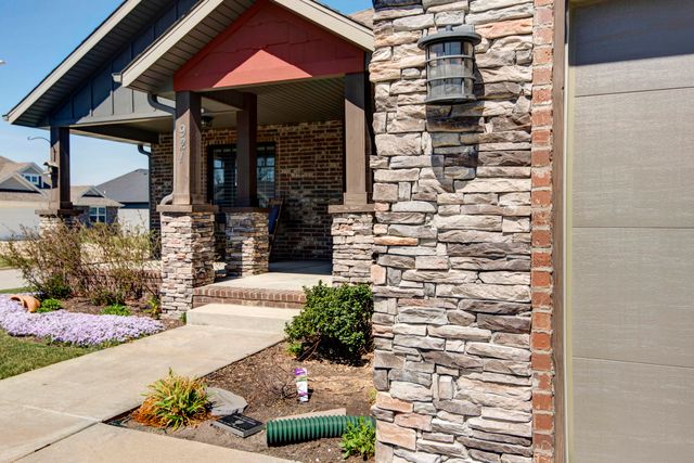 921 E Thorndale Drive, Nixa, MO 65714