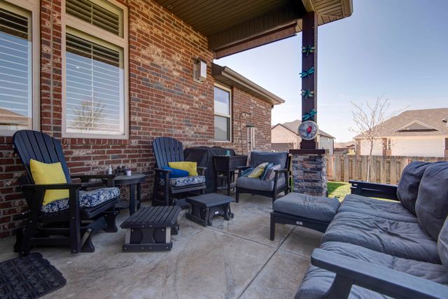 921 E Thorndale Drive, Nixa, MO 65714