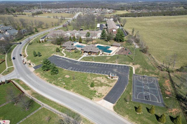 921 E Thorndale Drive, Nixa, MO 65714