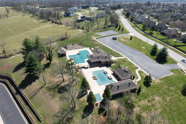 921 E Thorndale Drive, Nixa, MO 65714