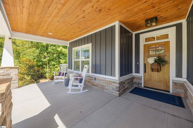 7 Maxfli Court, Travelers Rest, SC 29690