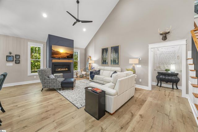 7 Maxfli Court, Travelers Rest, SC 29690
