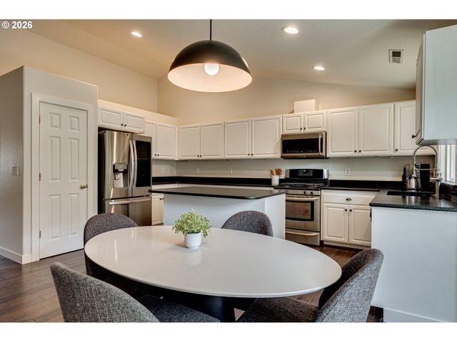 14711 Nw 7TH Pl, Vancouver, WA 98685