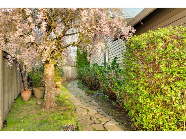 14711 Nw 7TH Pl, Vancouver, WA 98685