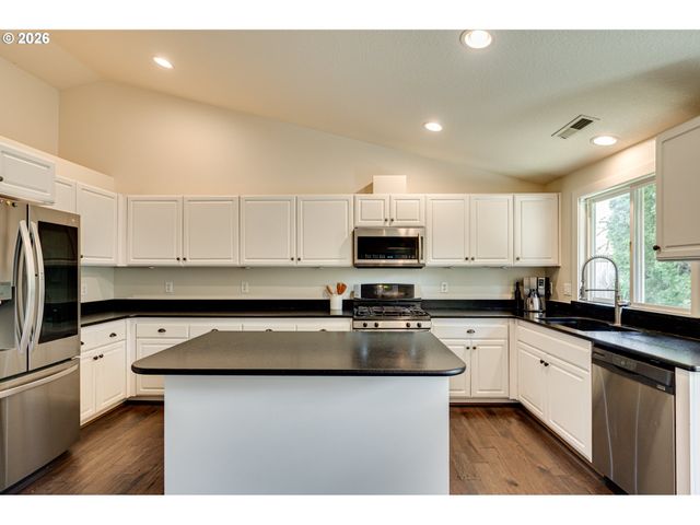 14711 Nw 7TH Pl, Vancouver, WA 98685