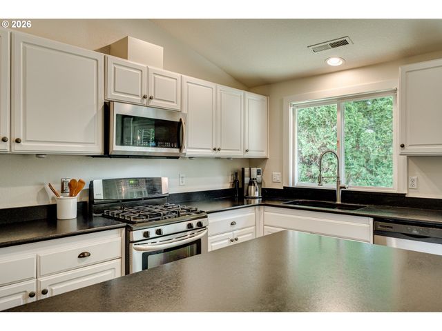 14711 Nw 7TH Pl, Vancouver, WA 98685