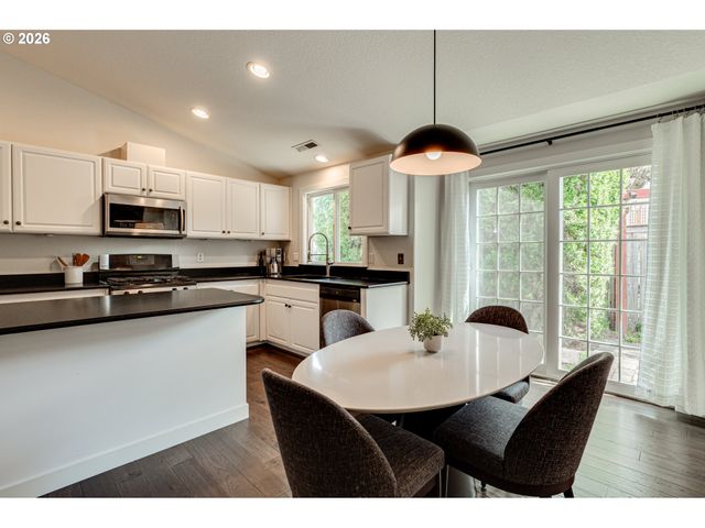 14711 Nw 7TH Pl, Vancouver, WA 98685