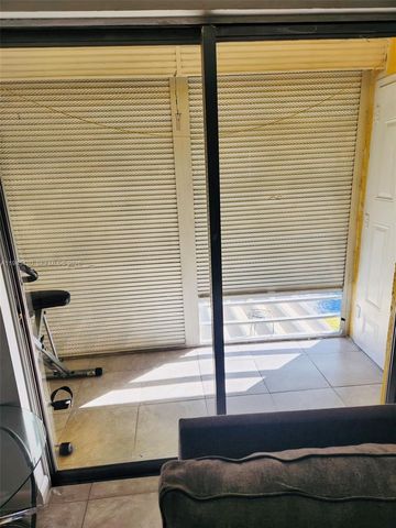 4101 NW 26th St 258, Lauderhill, FL 33313